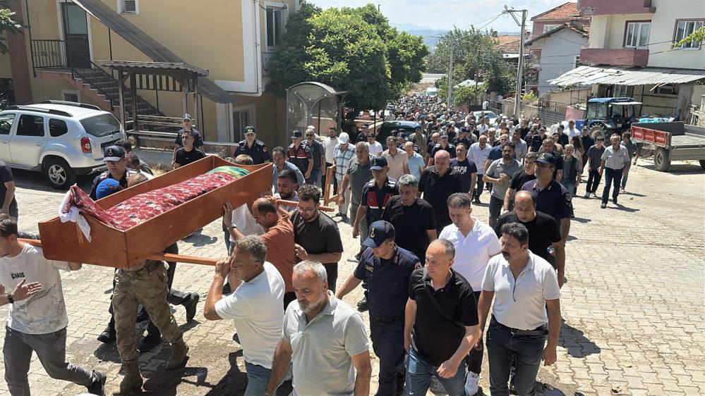 Balıkesir’in Karesi ilçesinde meydana gelen trafik kazasında yaşamını yitiren 14