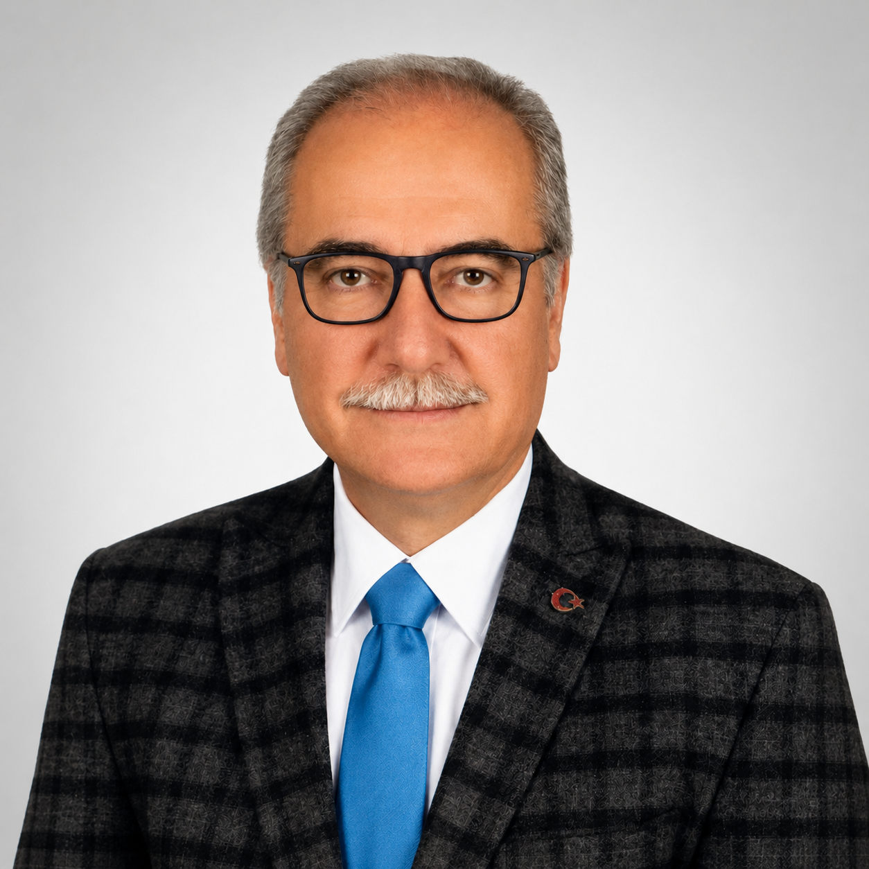 Ahmet Gedik Ahmet Gedik yazar fotoğrafı