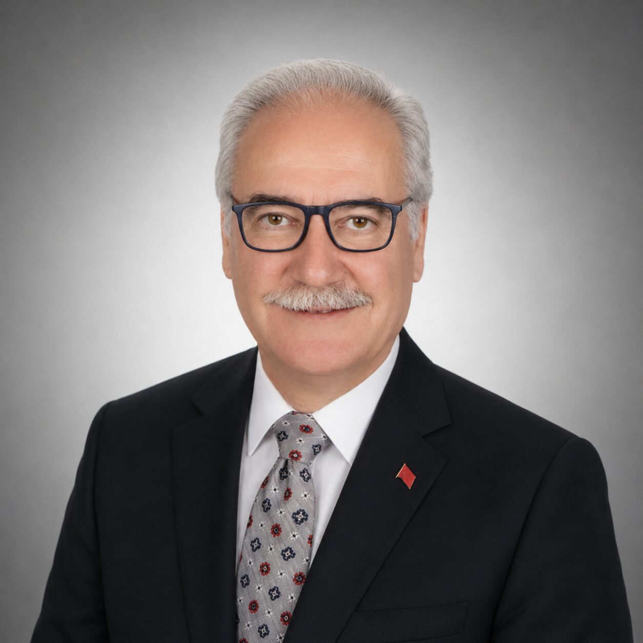 Ahmet Gedik Ahmet Gedik yazar fotoğrafı