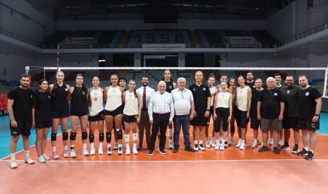 Vodafone Sultanlar Ligi’nde mücadele eden Nilüfer Belediyespor Eker Kadın Voleybol
