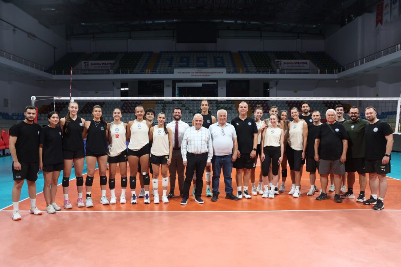 Vodafone Sultanlar Ligi’nde mücadele eden Nilüfer Belediyespor Eker Kadın Voleybol