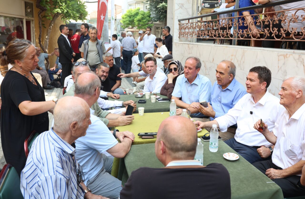 Osmangazi Belediye Başkanı Erkan Aydın, Küplüpınar Mahallesi’nde vatandaşlarla buluşarak talep