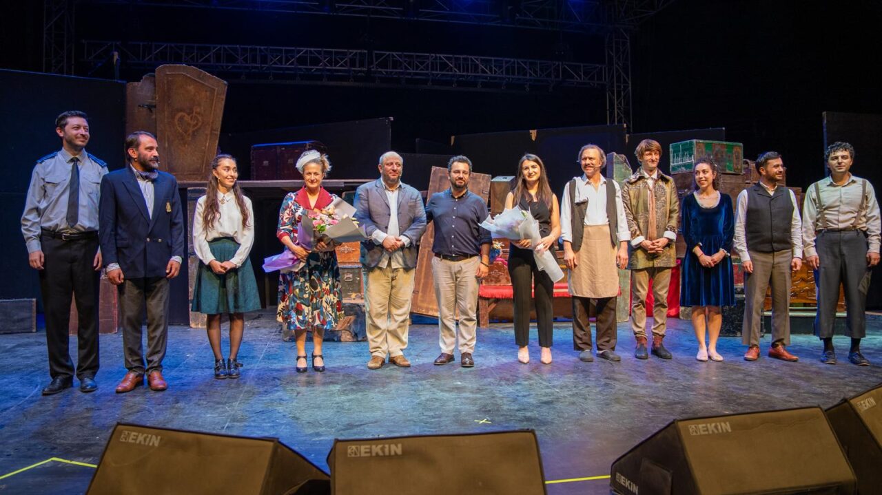 Açıkhava'da 'Cimri' Gecesi! Ayakta Alkışlandı 2 Bülten Medya -