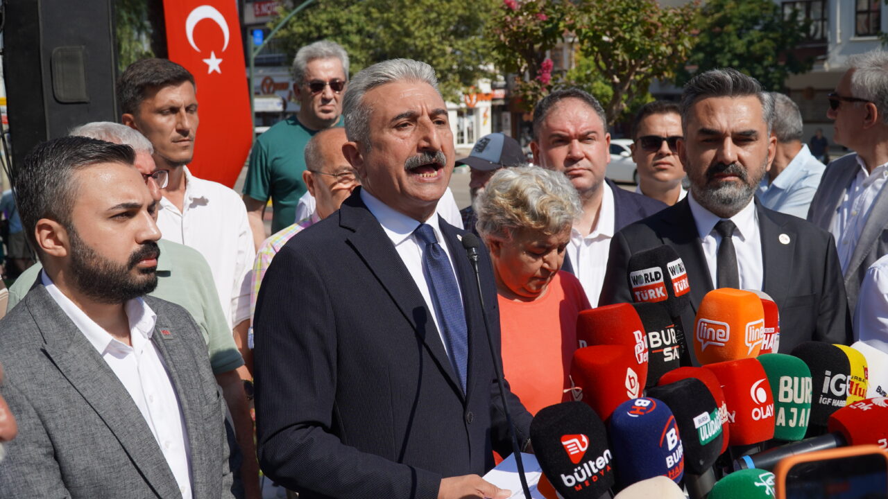Bursa'da toplu geçiş! Belediye başkanları aynı karede 3 Bülten Medya -