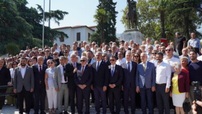 Yeni Parti Bursa İl Başkanı Nihat Yeşiltaş, Bursa'da düzenlediği basın