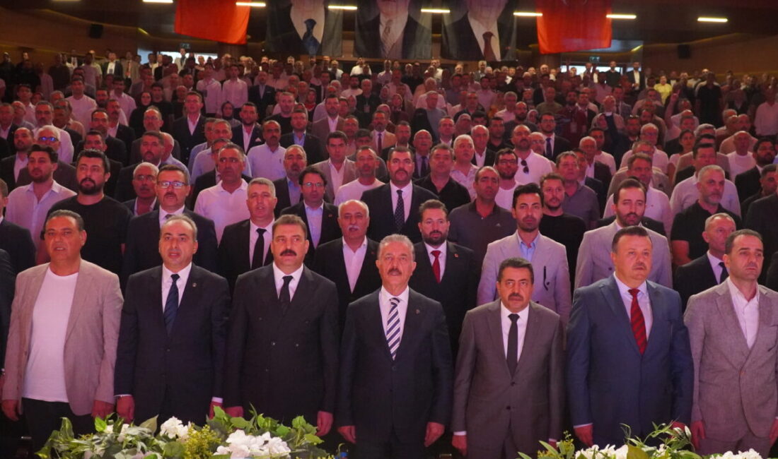MHP Osmangazi’de bayrak değişimi! Yeni başkan belli oldu MHP Osmangazi İlçe Teşkilatı’nın 15. Olağan Kongresi’nde Serdar Burulday ilçe