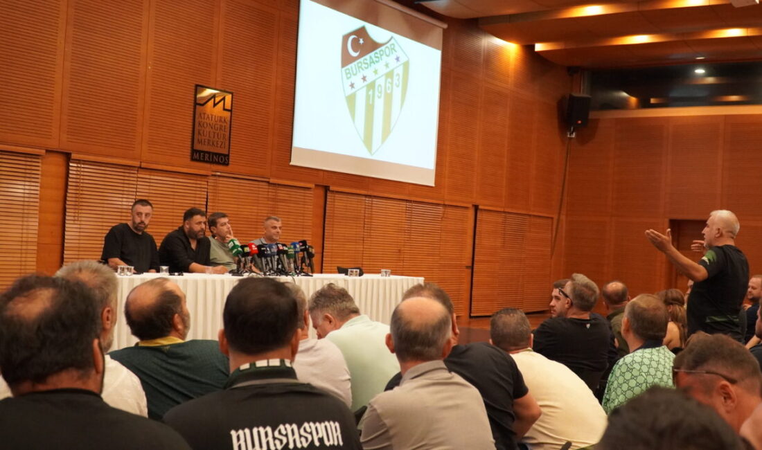 Teksas’tan yeni sezon öncesi önemli mesajlar! Bursaspor tribünlerinin önemli taraftar oluşumlarından Teksas, yeni sezon öncesi düzenlediği