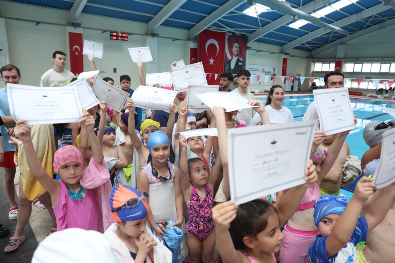Geleceğin yüzücüleri sertifikalarını aldı! 1 Bülten Medya -
