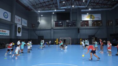 Nilüfer Belediyespor ve Türkiye Hentbol Federasyonu iş birliğiyle kurulan Hentbol