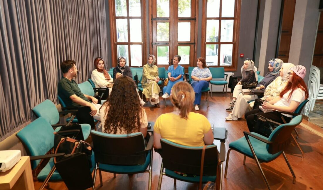 Osmangazi Belediyesi’nin AIESEC iş birliğiyle düzenlediği ücretsiz İngilizce Konuşma Kulübü’nde