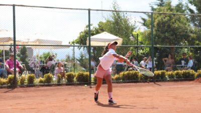 Nilüfer’de düzenlenen 30 Ağustos Zafer Bayramı Tenis Turnuvası, iki gün