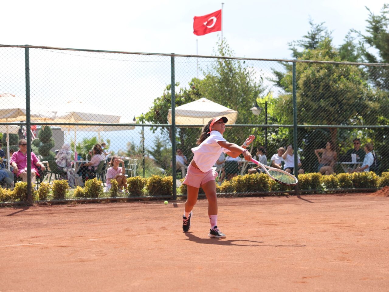 Nilüfer’de düzenlenen 30 Ağustos Zafer Bayramı Tenis Turnuvası, iki gün