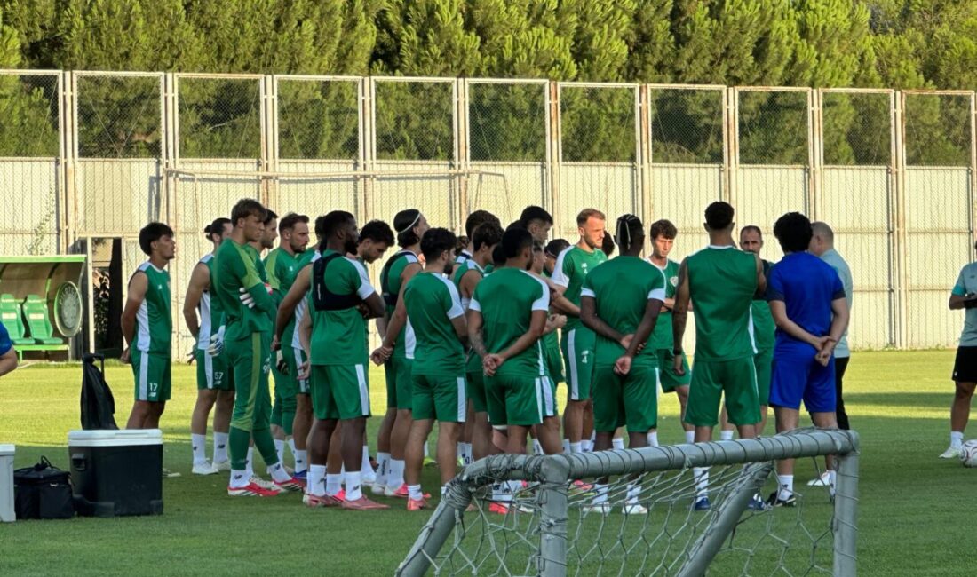 Bursaspor Teknik Direktörü Mustafa Er, Kayserispor maçı hazırlıkları öncesinde basın