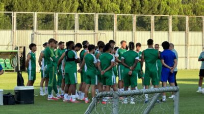 Bursaspor Teknik Direktörü Mustafa Er, Kayserispor maçı hazırlıkları öncesinde basın