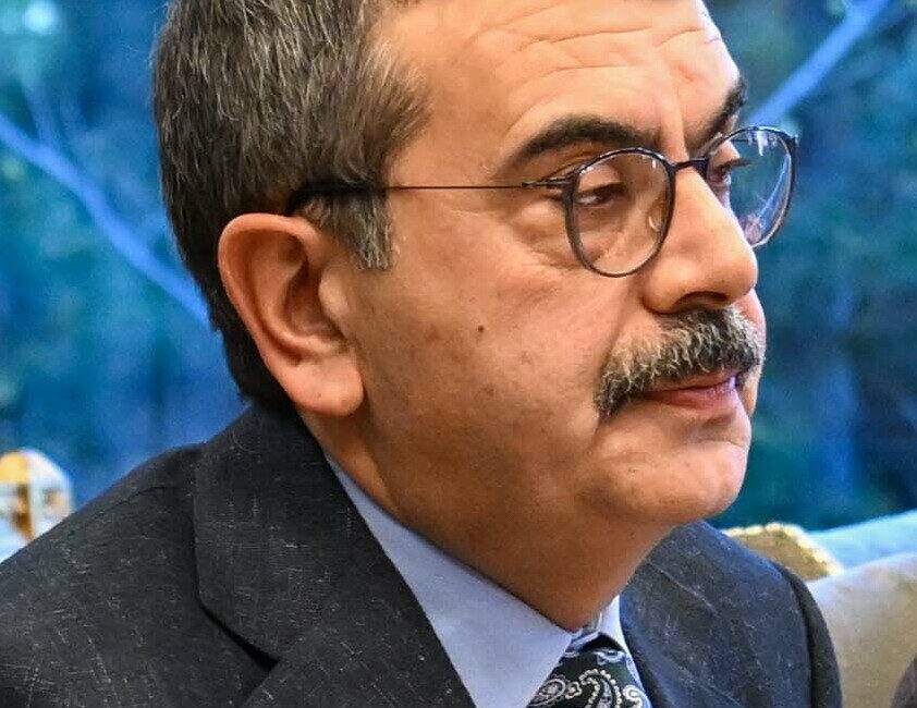 Bakan Tekin tarafından yayınlanan genelgeye göre velilerden kayıt ücreti istenmeyecek