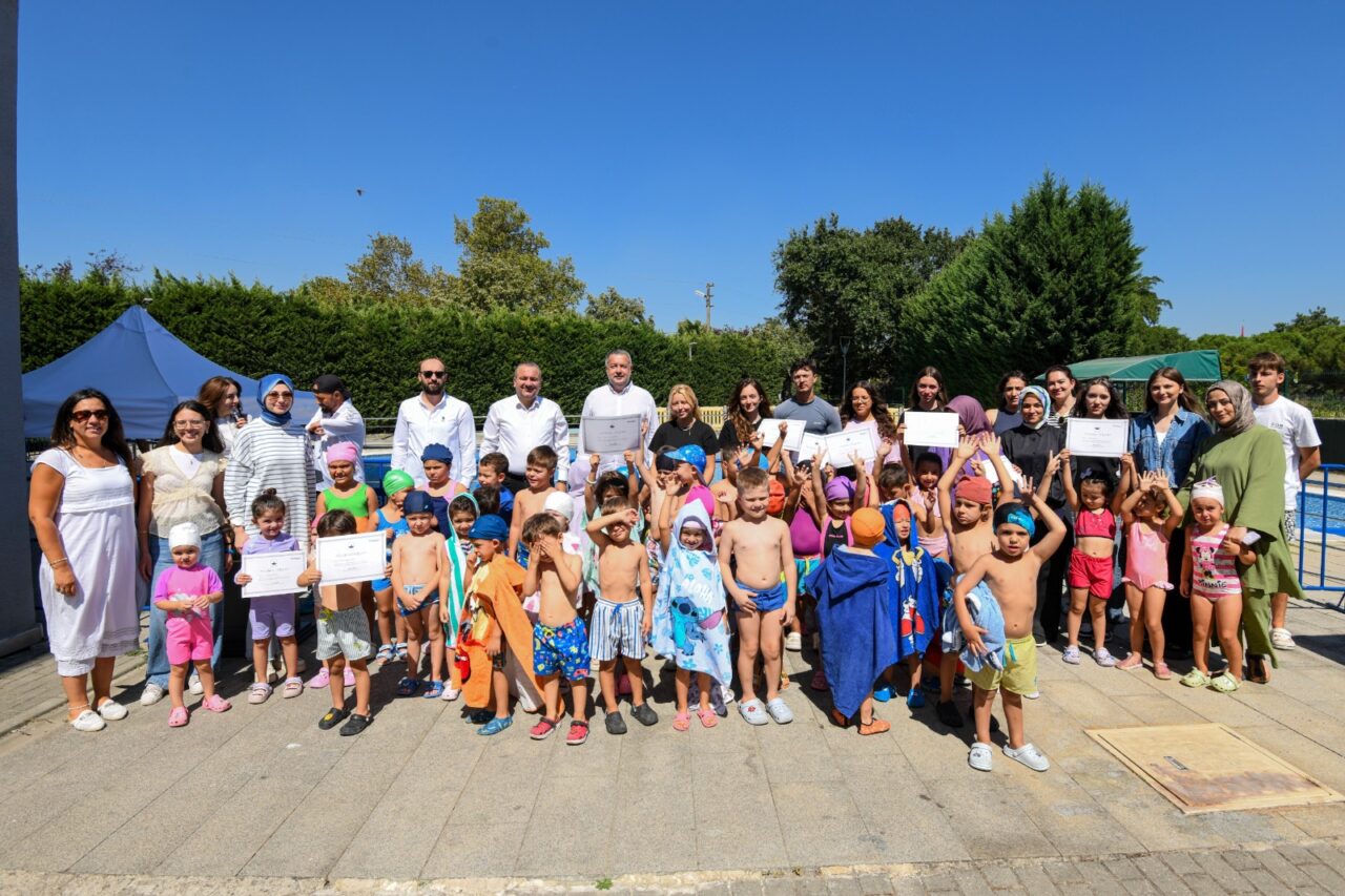 Minik yüzücüler sertifikalarını aldı 1 Bülten Medya -