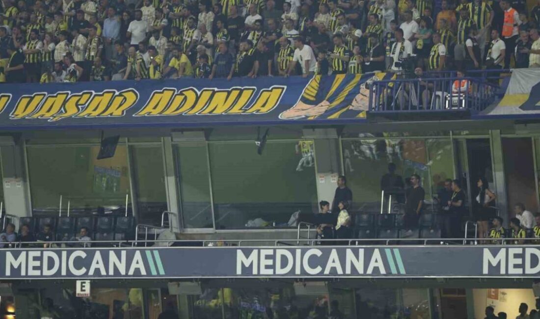 İş insanı Acun Ilıcalı, Fenerbahçe Şükrü Saracoğlu Spor Kompleksi içerisindeki
