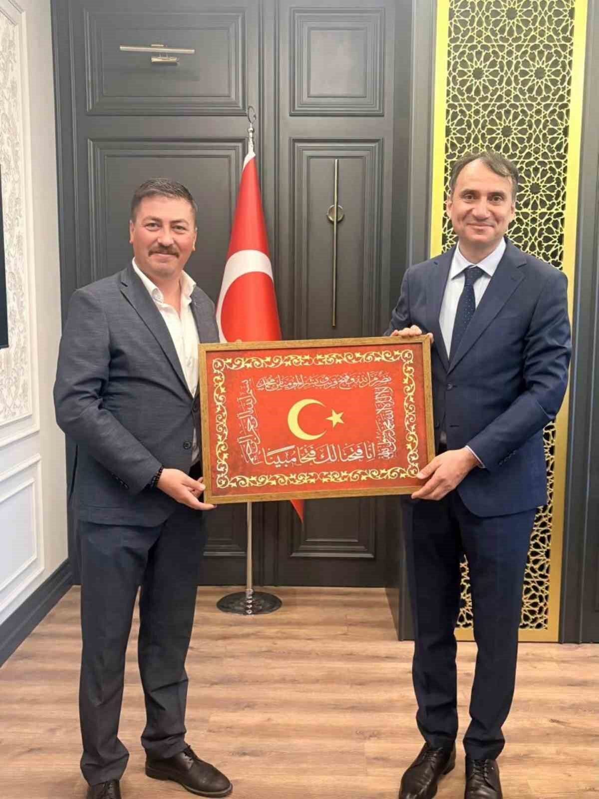 AK Parti Edremit İlçe Teşkilatı’ndan Kaymakam Engin’e ziyaret 4 Bülten Medya -