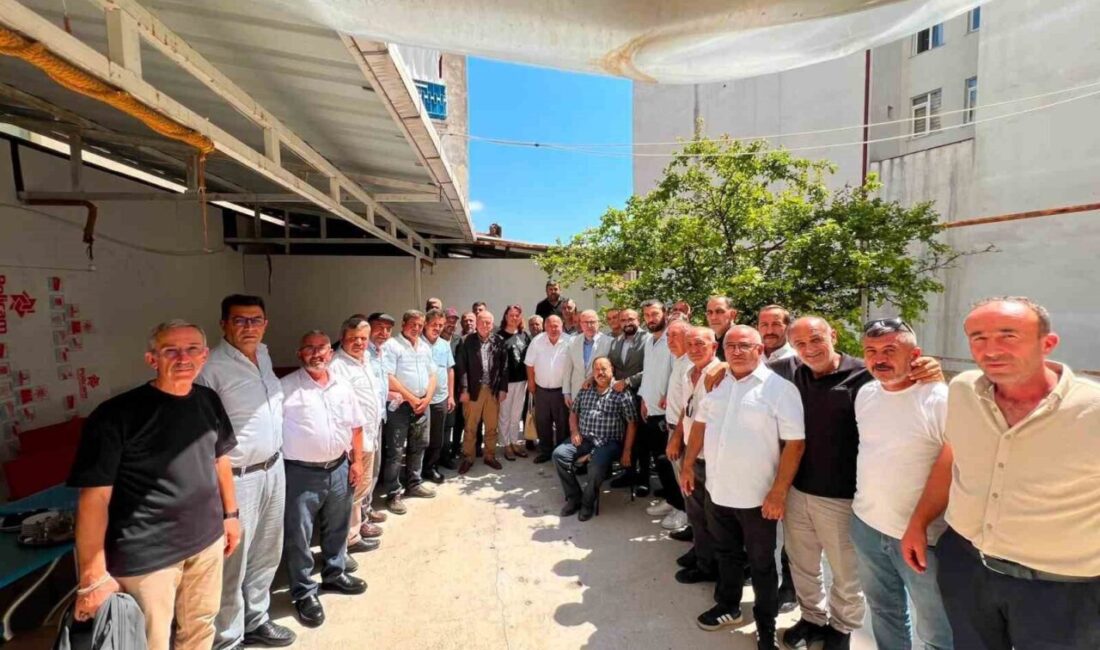 AK Parti heyeti muhtarlarla bir araya geldi AK Parti Bilecik heyeti muhtarlarla bir araya geldi. AK Parti