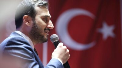 AK Parti İstanbul İl Başkanı Abdullah Özdemir, gazeteci Ertuğrul Özkök’ün