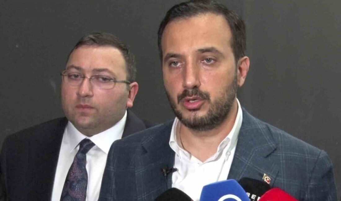 AK Parti İstanbul İl Başkanı Özdemir : ” Meclis üyelerinin hür iradesinin sandığa yansıması için tüm hukukçularımızla gerekli başvurumuzu yapacağız” Üsküdar Belediye Başkanvekilliği seçimi hakkında açıklamalarda bulunan AK Parti İstanbul