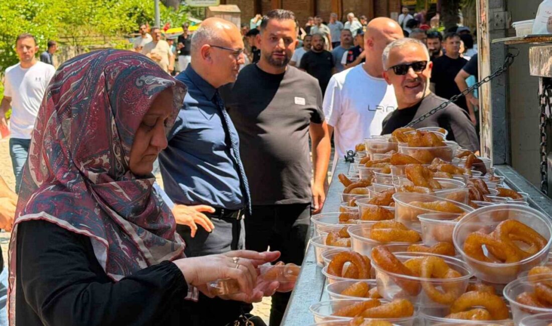 AK Parti’nin 25’inci kuruluş yıl dönümü nedeniyle lokma dağıtıldı AK Parti Bilecik İl Başkanlığı tarafından 25’inci kuruluş yılı nedeniyle