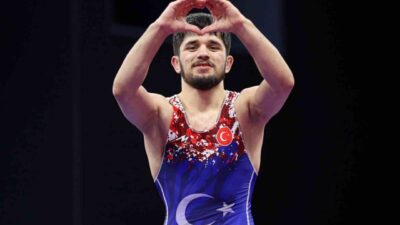 Akdeniz Oyunları’nda serbest stil 57 kiloda mücadele eden milli güreşçi