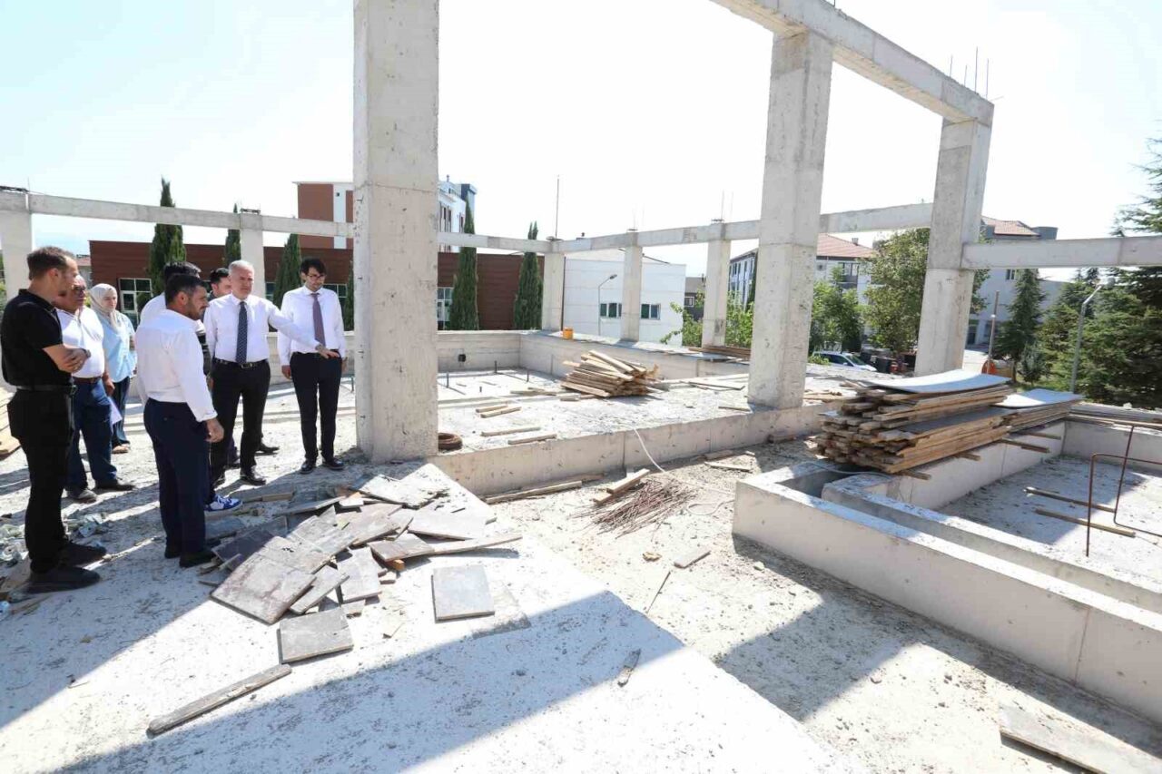 Alanyurt yüzme havuzunda yapım çalışmaları sürüyor 13 Bülten Medya -