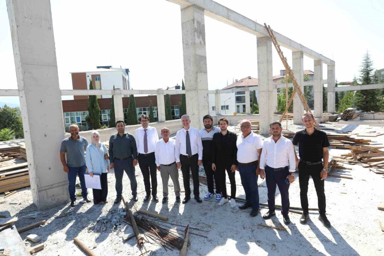 Alanyurt yüzme havuzunda yapım çalışmaları sürüyor 14 Bülten Medya -