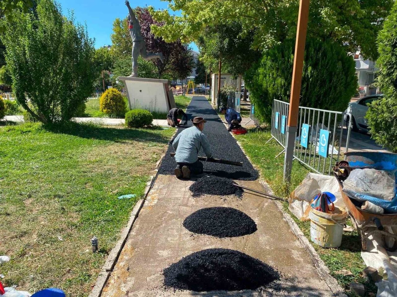 Altıeylül’de parklara güvenli ve modern dokunuş 17 Bülten Medya -