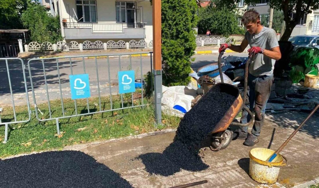 Altıeylül’de parklara güvenli ve modern dokunuş Altıeylül Belediyesi, ilçenin dört bir yanında vatandaşların ortak kullanım alanlarını