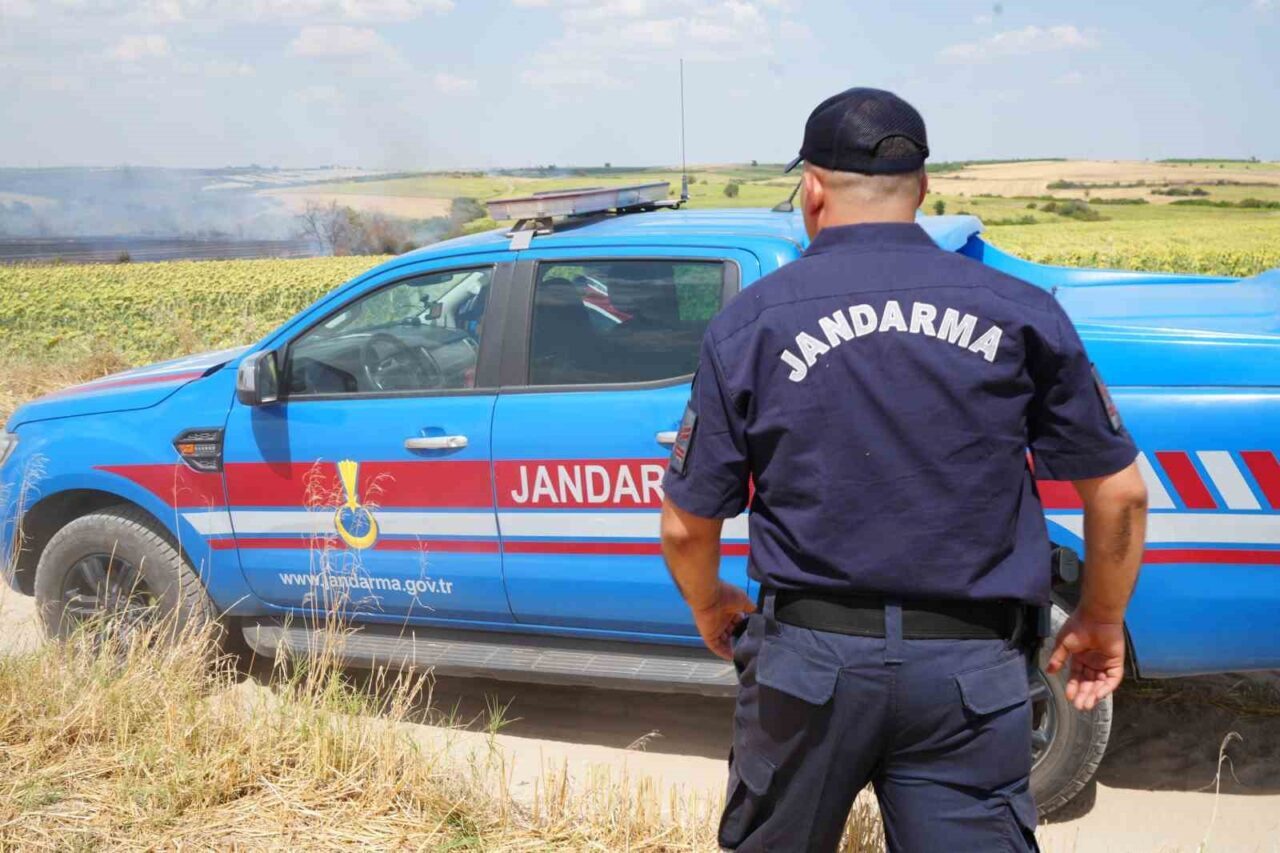 Anız yangını köyleri alarma geçirdi 91 Bülten Medya -