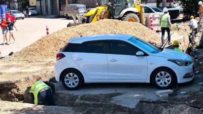 Bursa’nın Osmangazi ilçesinde yer altı elektrik hattı çalışması yapan UEDAŞ