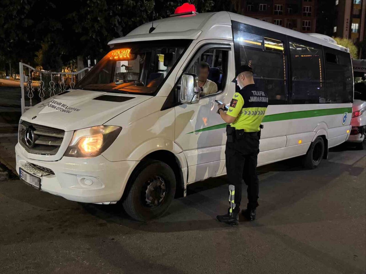 Aracı çekilenler dikkat, Tekirdağ’da ücretler belli oldu: Otopark 60 TL’den, çekici 650 TL’den başlıyor 12 Bülten Medya -