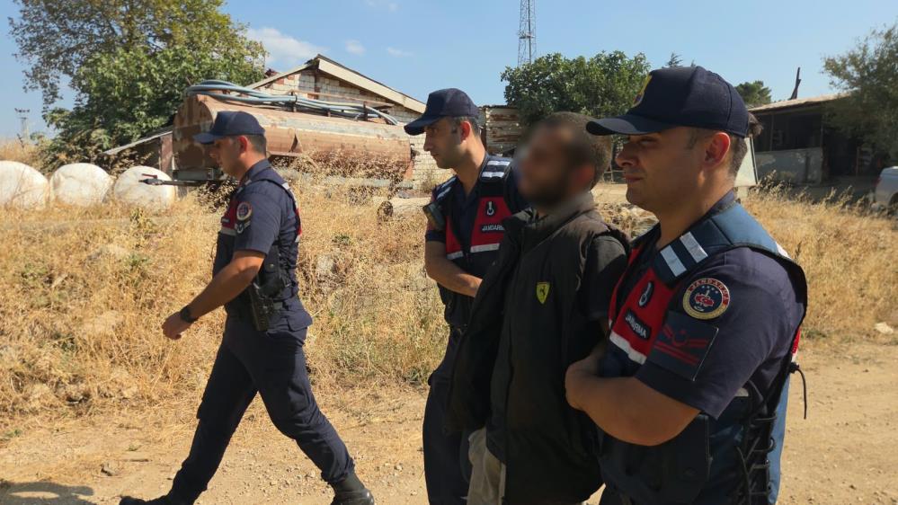 Çalıntı araçla kaçtı, zeytinlikte yakalandı! 1 Bülten Medya -