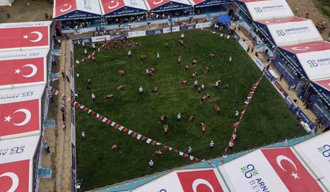 Arnavutköy’de ata sporu heyecanı: 11. Geleneksel Yağlı Güreşler Dursunköy’de düzenlendi Arnavutköy Belediyesi tarafından geleneksel hale getirilen Yağlı Güreşler’in 11’incisi, Dursunköy