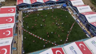 Arnavutköy Belediyesi tarafından geleneksel hale getirilen Yağlı Güreşler’in 11’incisi, Dursunköy