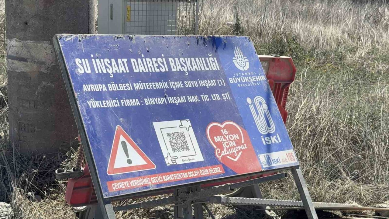 Hadımköy’de taksi çukura düştü! 1 Bülten Medya -