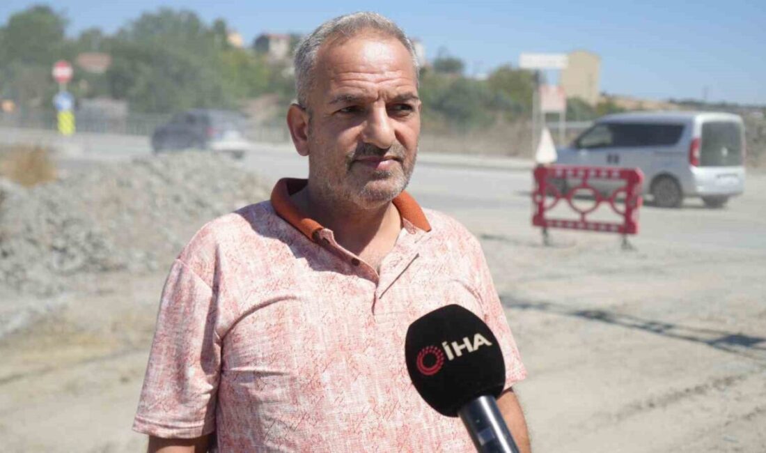 Hadımköy’de taksi çukura düştü! Hadımköy’de yol çalışması sırasında açılan çukura düşen taksinin sürücüsü Kaan