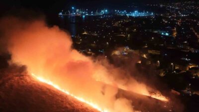 Tekirdağ’ın Marmaraereğlisi ilçesinde Aşıklar Tepesi mevkiinde çıkan yangın, geceyi adeta