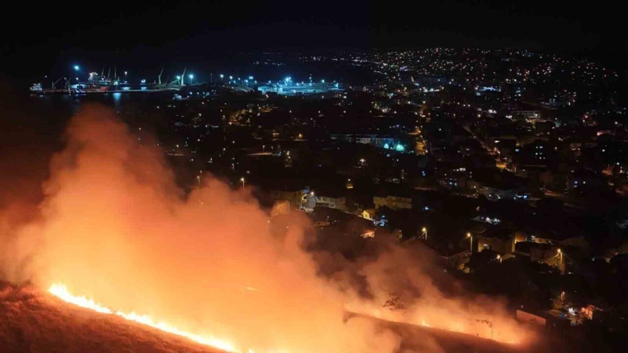 Aşıklar Tepesi alev alev yandı: Geceyi gündüze çeviren yangın havadan görüntülendi 11 Bülten Medya -