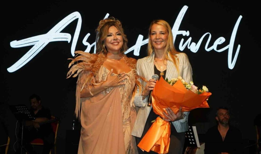 Aslı Hünel’den Bursa’da müzik ziyafeti Uluslararası Bursa Festivali’nde Türk müziğinin güçlü sesi Aslı Hünel, Bursalılara