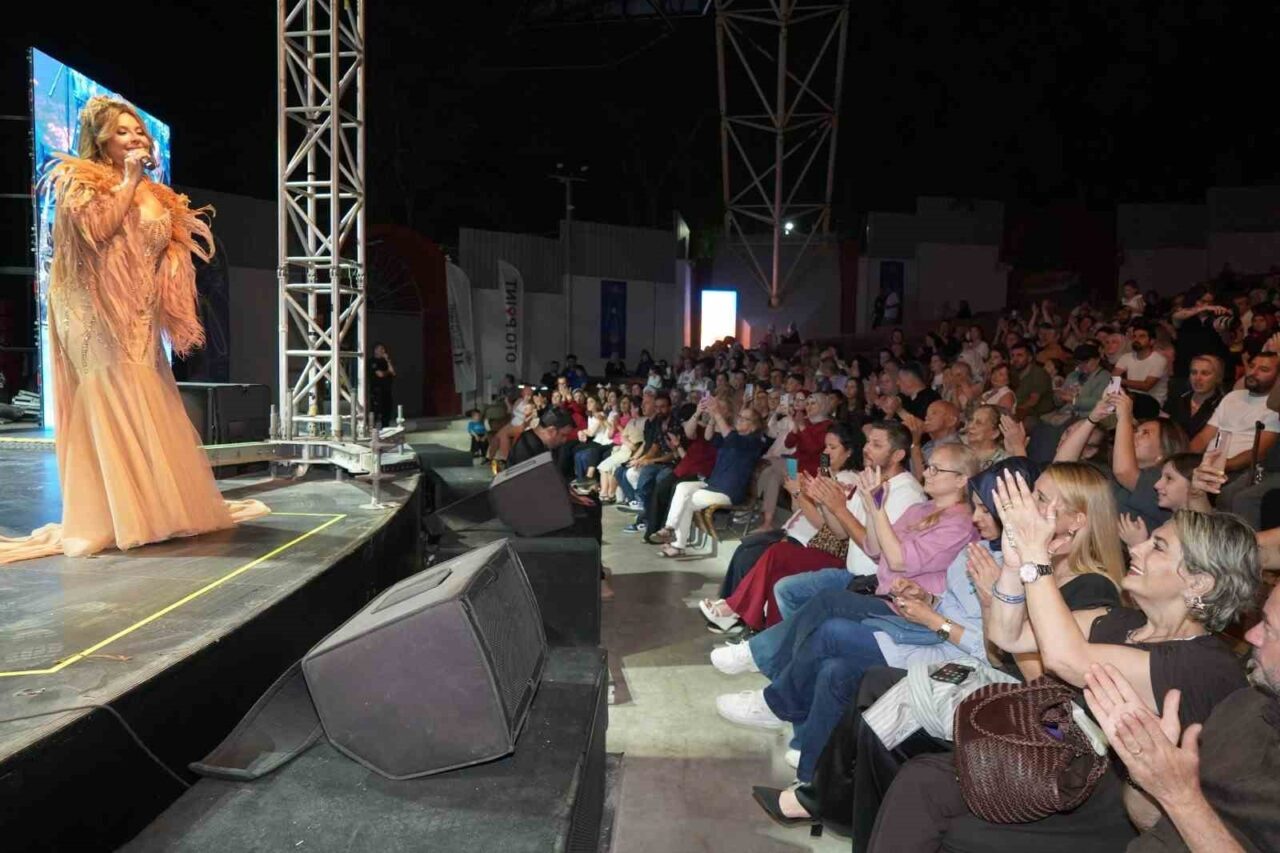 Aslı Hünel’den Bursa’da müzik ziyafeti 16 Bülten Medya -