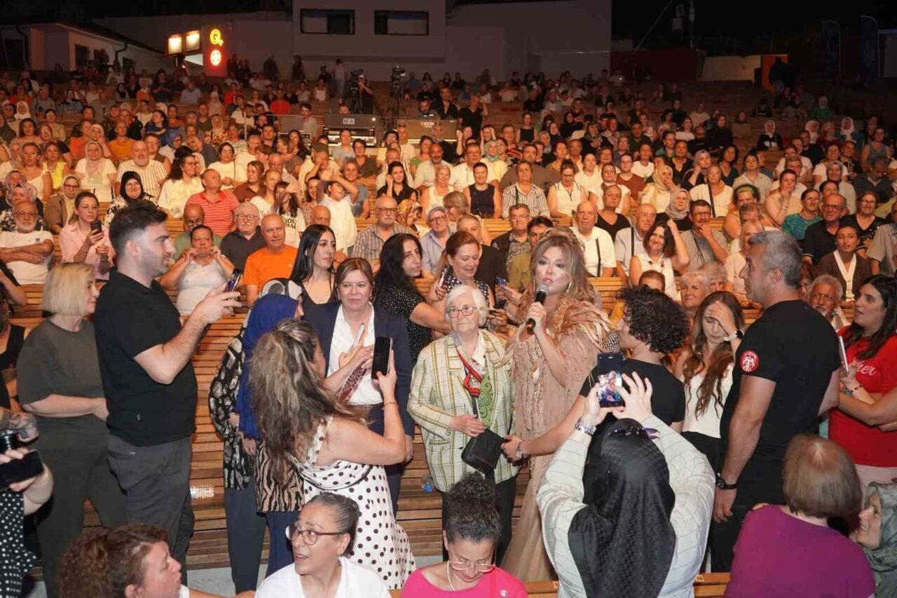 Aslı Hünel’den Bursa’da müzik ziyafeti 19 Bülten Medya -