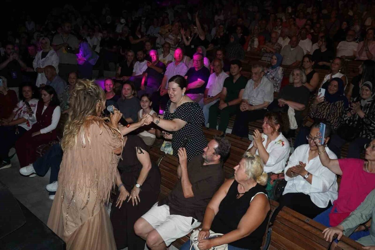 Aslı Hünel’den Bursa’da müzik ziyafeti 18 Bülten Medya -