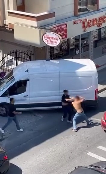 İstanbul Ataşehir’de iki kişi arasında henüz bilinmeyen bir nedenle çıkan