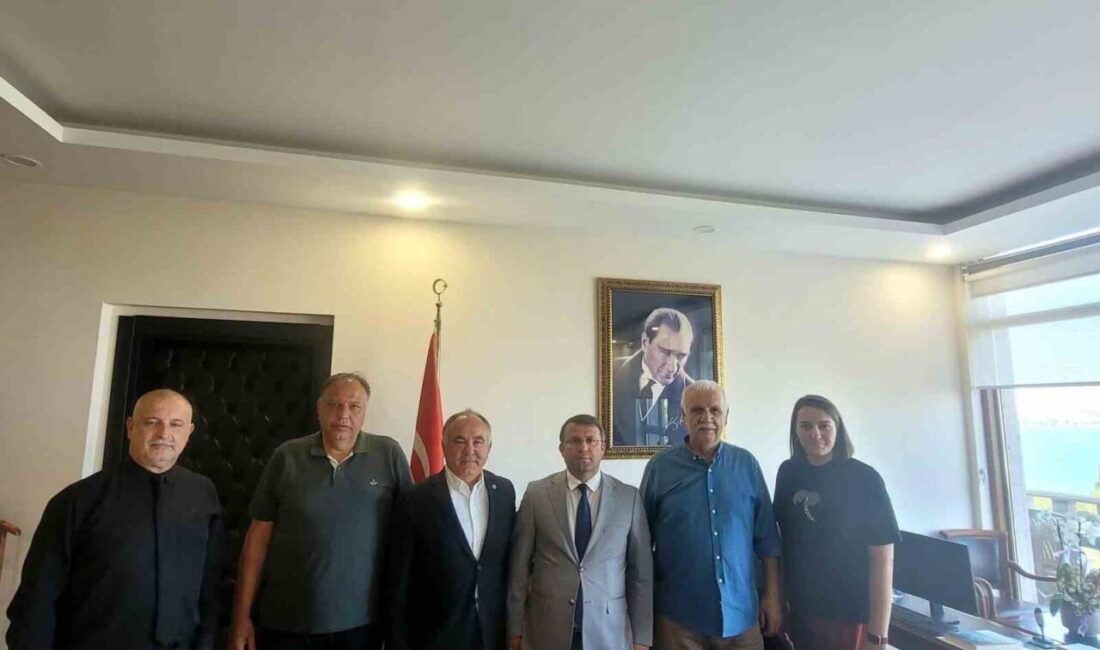 Ayvalık Ticaret Odası’ndan Kaymakam Ömer Çimşit’e hayırlı olsun ziyareti Ayvalık Ticaret Odası (ATO) Yönetim Kurulu Başkanı Ali Uçar ve