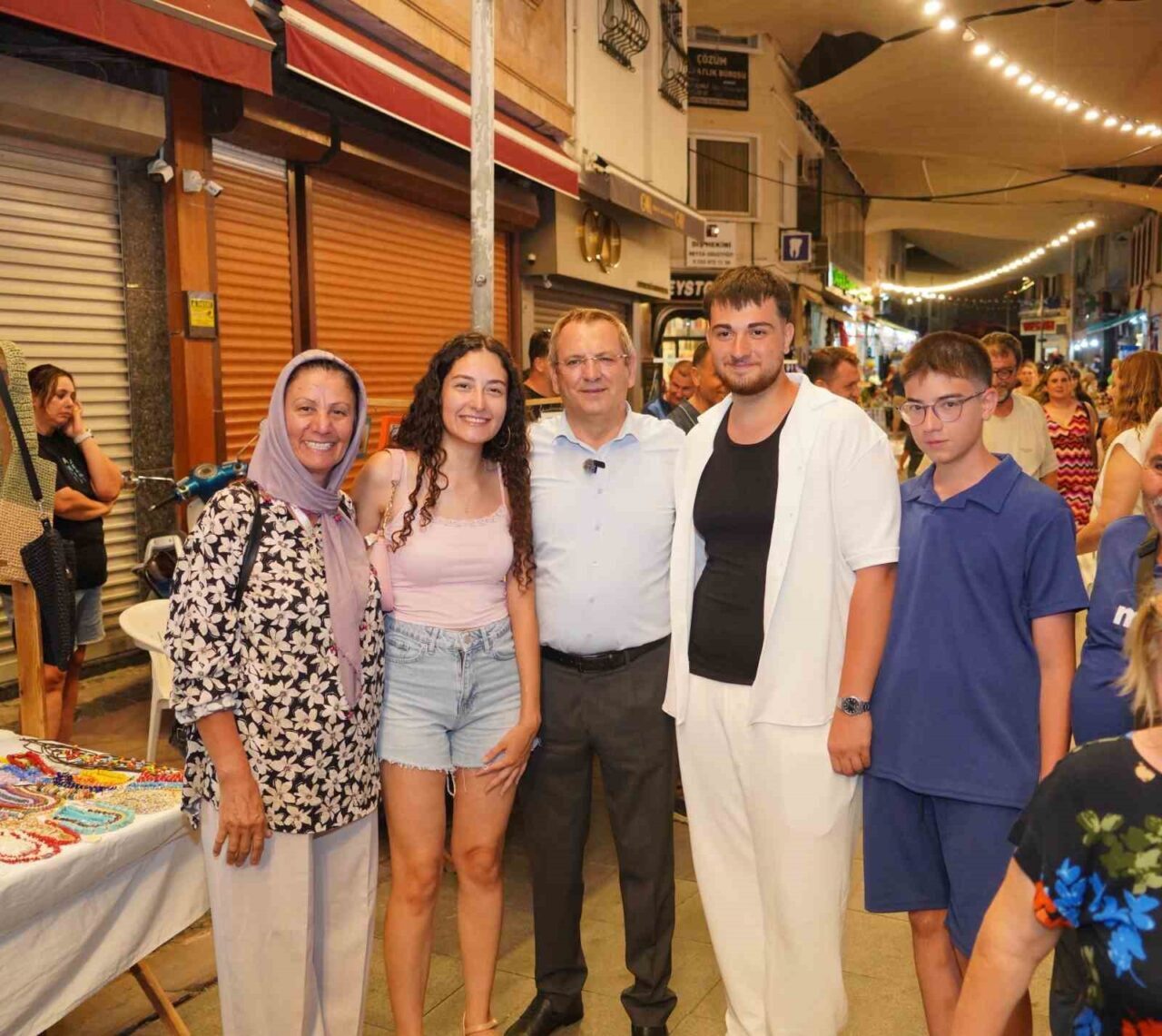 Ayvalık’ta Üretici ve El Emeği Pazarı yaz akşamlarına renk katıyor 22 Bülten Medya -