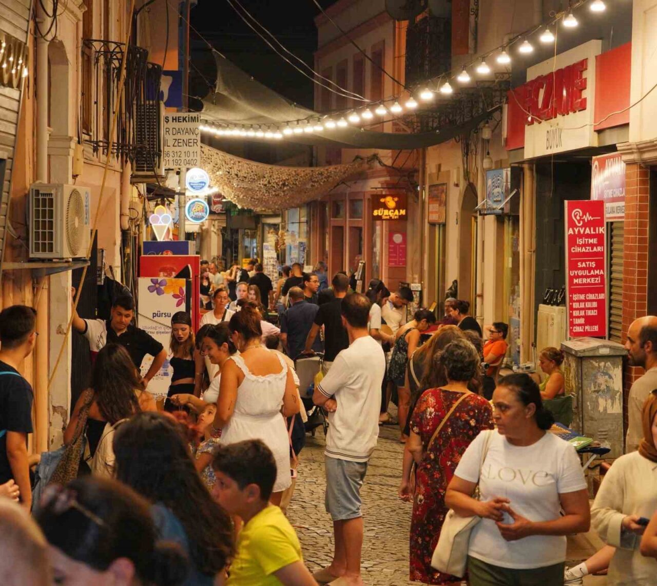 Ayvalık’ta Üretici ve El Emeği Pazarı yaz akşamlarına renk katıyor 23 Bülten Medya -