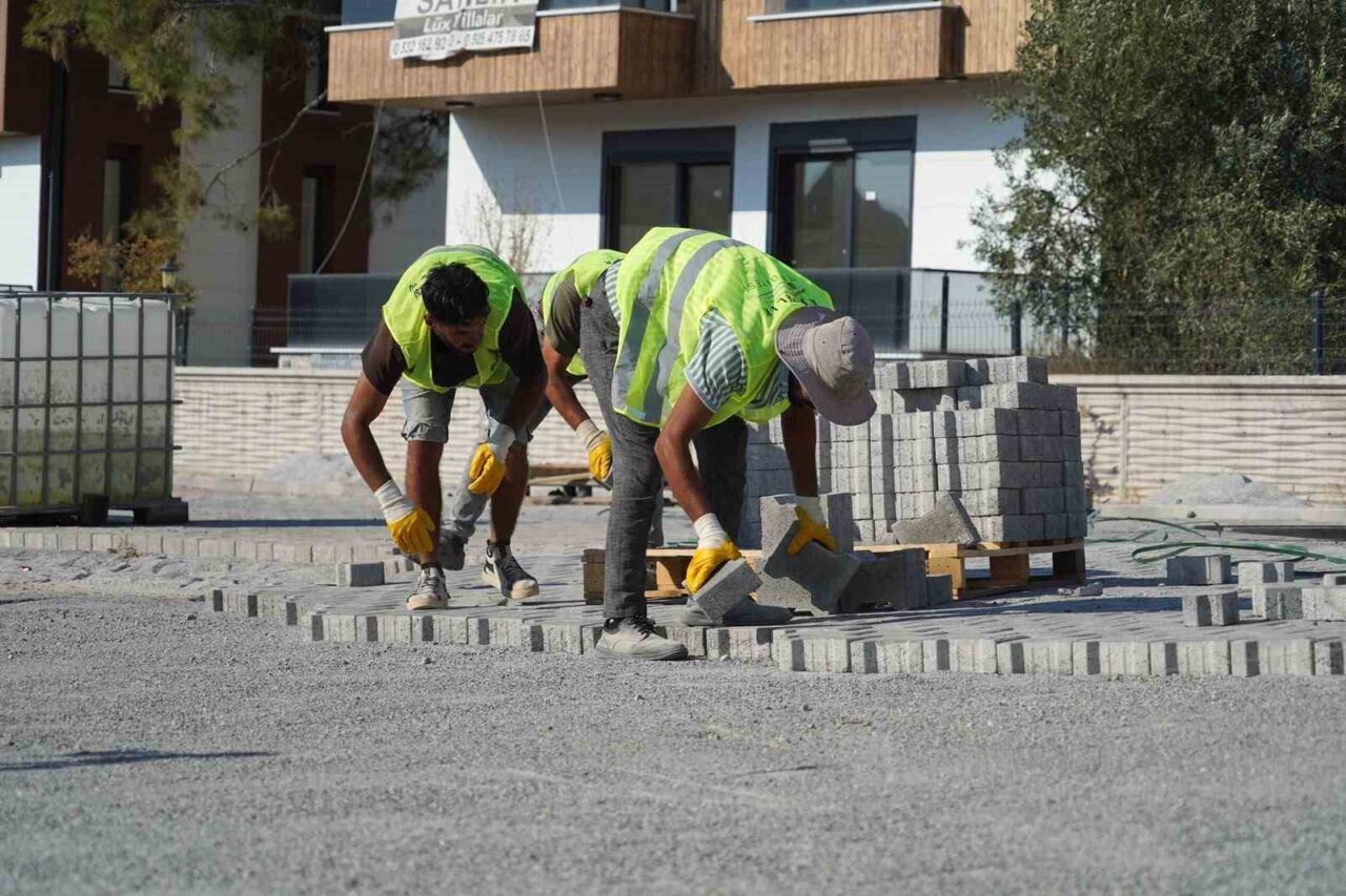 Ayvalık’ta yol yapım seferberliği 7 Bülten Medya -